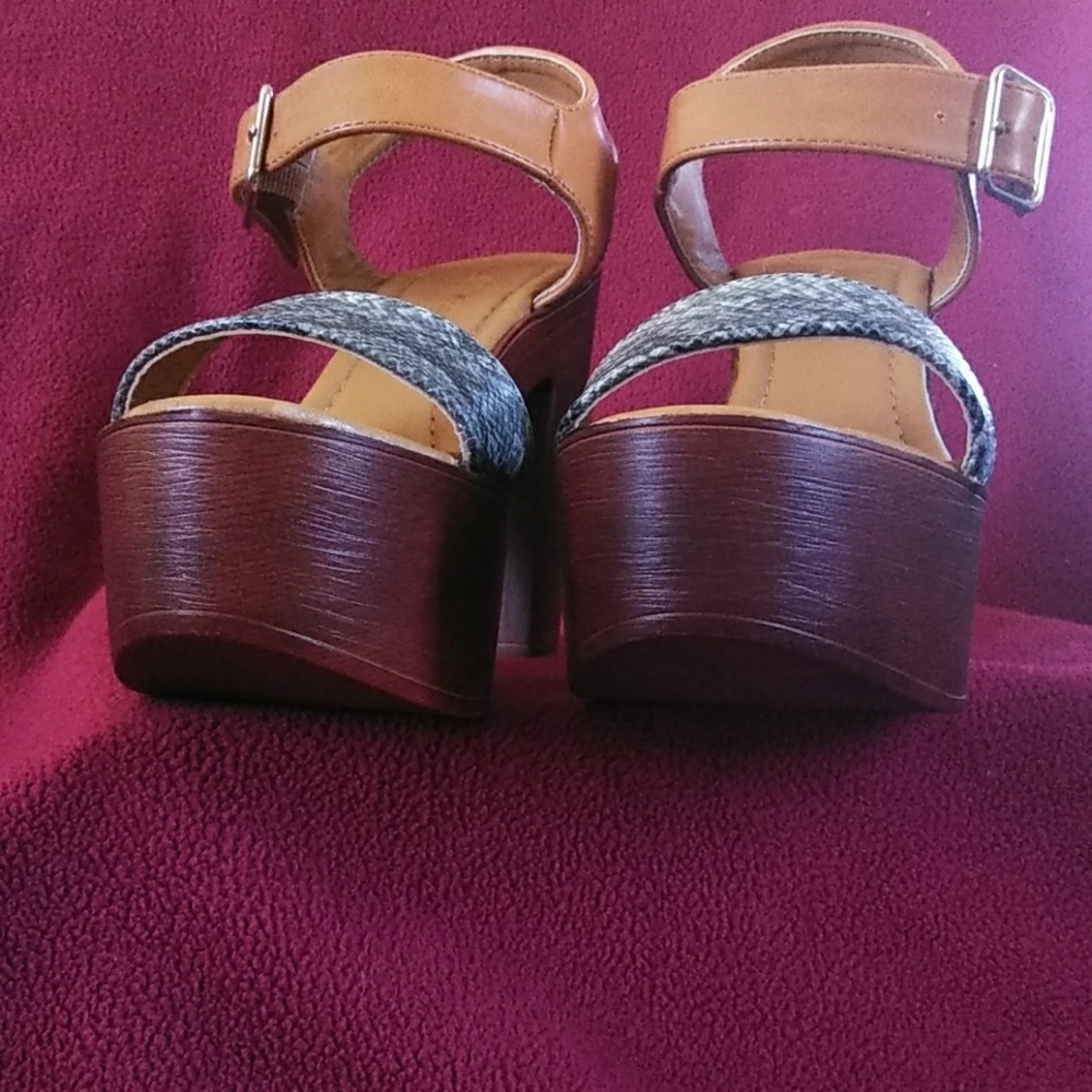 Ladies Heels - Picture 5 of 5